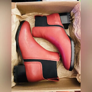 Madewell’s The Kathleen Lugsole Boot.  Size 6.5 ⭐️ SOLD OUT EVERYWHERE